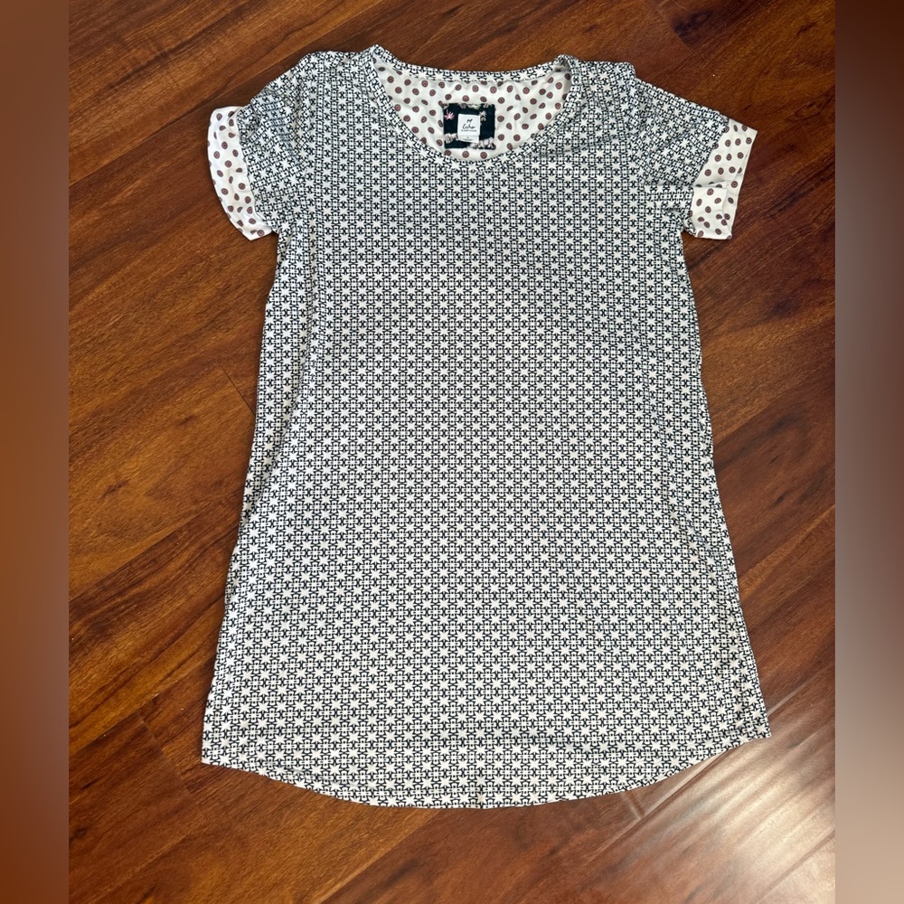 Echo Black and White Geometric Short Sleeve Top